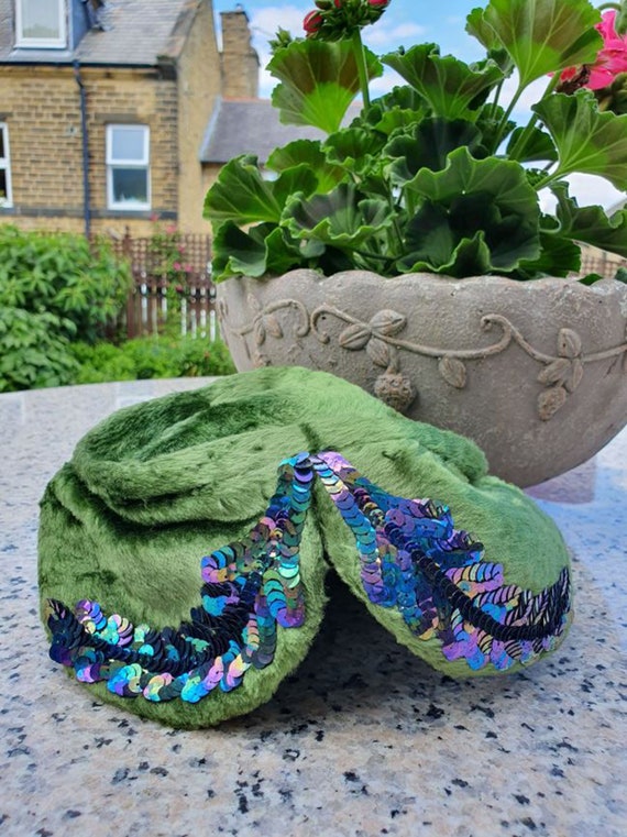1940s Vintage Green Casque Hat With Sequin Trim