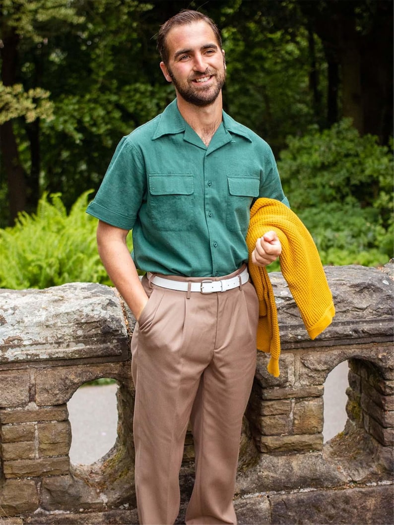 1950s Men’s Clothing & Fashion     Green Cotton Leisure Shirt - 1940s 1950s Authentic Vintage Replica - Revival Pure Cotton - Retro Mens Dark Green Casual Summer Shirt  AT vintagedancer.com