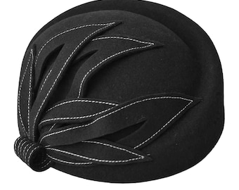 Sombrero de mujer - Sombrero vintage de los años 40 con ribete de pétalos negros