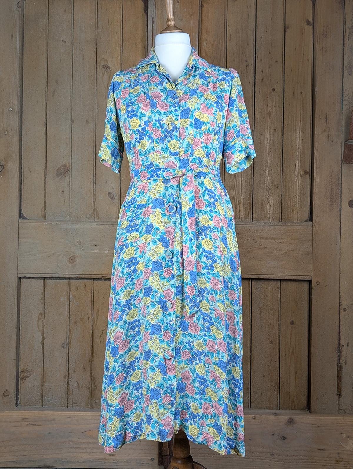 backless yellow dress SAU LEE Penelope Satin Gown, Popcorn / 12 coastal-edit-women Navy Blue Dark Green Off the Color:Blue multi floral