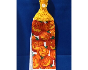 Halloween / Harvest Hanging Hand Towel 'Jack-O-Lanterns' with Yellow Crocheted Top 22287