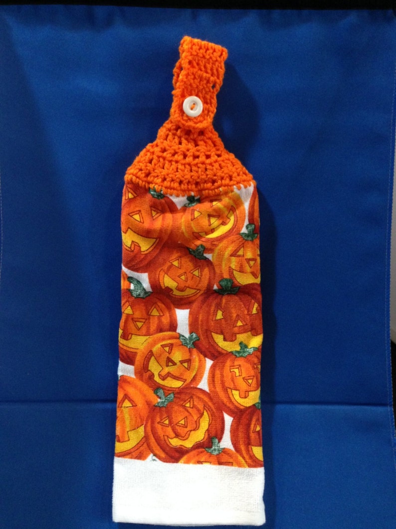 Halloween / Harvest Hanging Hand Towel 'Jack-O-Lanterns' with Orange Crocheted Top 22287 image 2