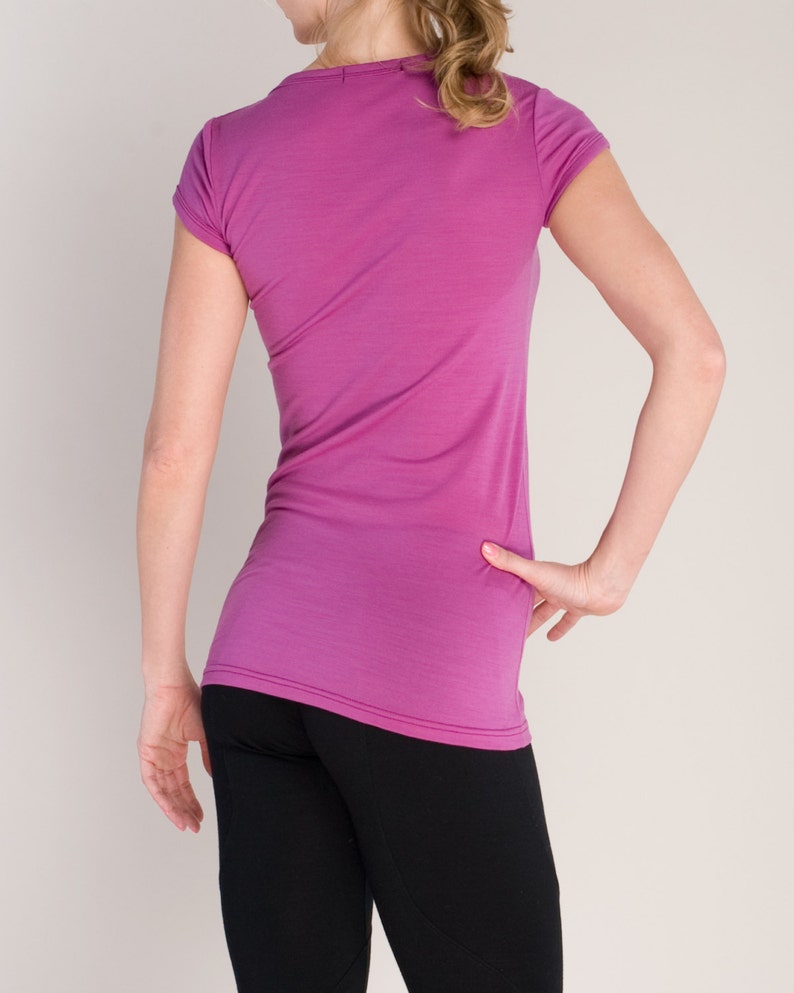 Radiant Orchid Running and Yoga Tee / Scoop Neck Short Sleeve T Shirt by Vielet Performance Merino image 2