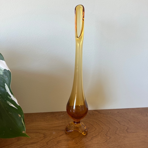 Vintage midcentury amber swing vase 13 1/2 inches