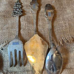 Set of 3 vintage silver plated Christmas serving utensils pie server fork spoon image 8