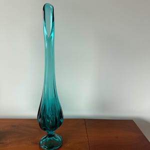 vintage peacock blue swing vase with pedastal probably LE Smith
