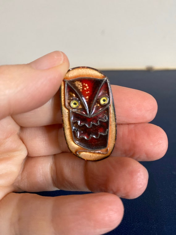 midcentury modern stylized screech owl enamel pin 