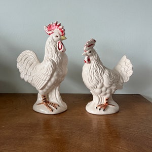 Vintage chippy farmhouse chicken rooster pair statue white