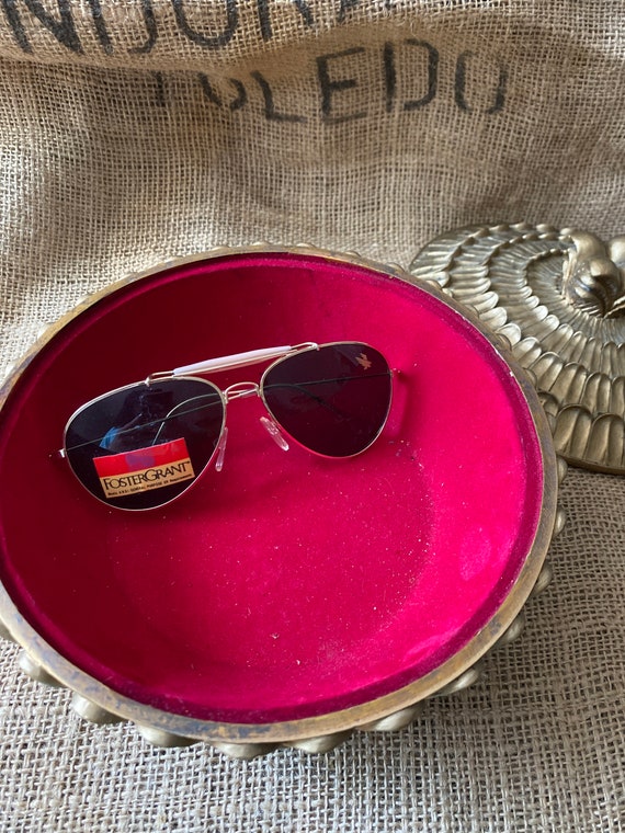 Weird cool vintage jewelry box gold with red felt lin… Gem