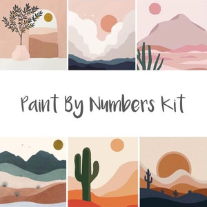 Puede incluir: Un conjunto de seis kits digitales de pintura por n&uacute;meros que representan paisajes des&eacute;rticos con cactus, monta&ntilde;as y puestas de sol. Los kits se titulan "Paint By Numbers Kit".