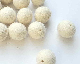 Felt Balls with HOLES x20. White 2cm. Wool. Ivory OFF WHITE beads. Wedding Decor.