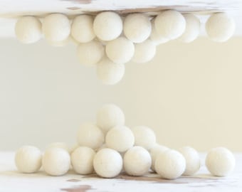 Felt Balls x20. White 2cm. Wool. Ivory OFF WHITE beads. Wedding Decor.