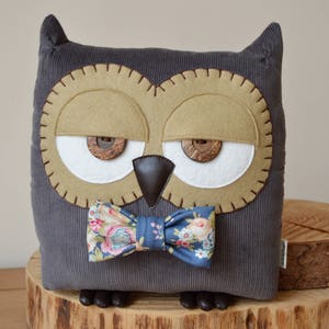 Owl Cushion, Owl Pillow, Owl Interiors, Owl Gift, Shabby Chic, Country Owl, Plush Owl, Decorative Owl Pillow (Grey with Floral Bow Tie)