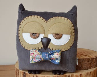 Owl Cushion, Owl Pillow, Owl Interiors, Owl Gift, Shabby Chic, Country Owl, Plush Owl, Decorative Owl Pillow (Grey with Floral Bow Tie)