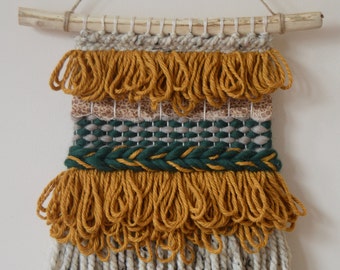 Gewebter Wandbehang, Senfgelber Wandbehang, Webteppich, Einweihungsgeschenk, Kinderzimmerdeko, Textilkunst, modernes Weben, handgewebt