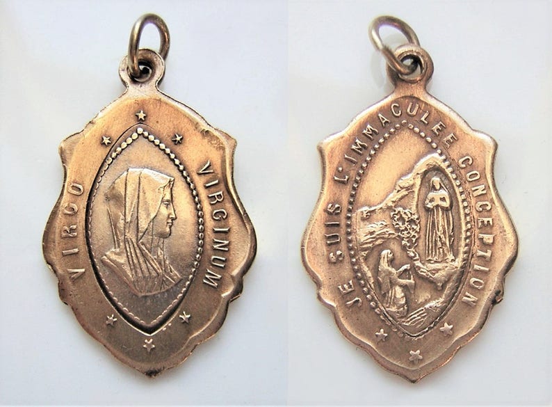 Beautiful antique religious medal, Our Lady of Lourdes, Virgin M Beautiful antique religious medal, Our Lady of Lourdes, Virgin M