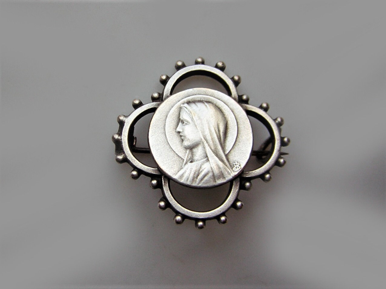 Vierge Marie, Broche Ancienne avec Médaille Religieuse, Métal Argenté, 2, 5 cm
