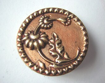 Beautiful antique button, flowers, foliage, gilt , brass, 1.10"
