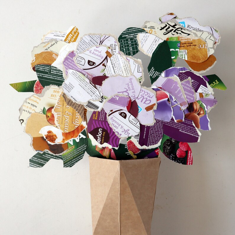 Plate Cardboard Peony Bouquet image 1