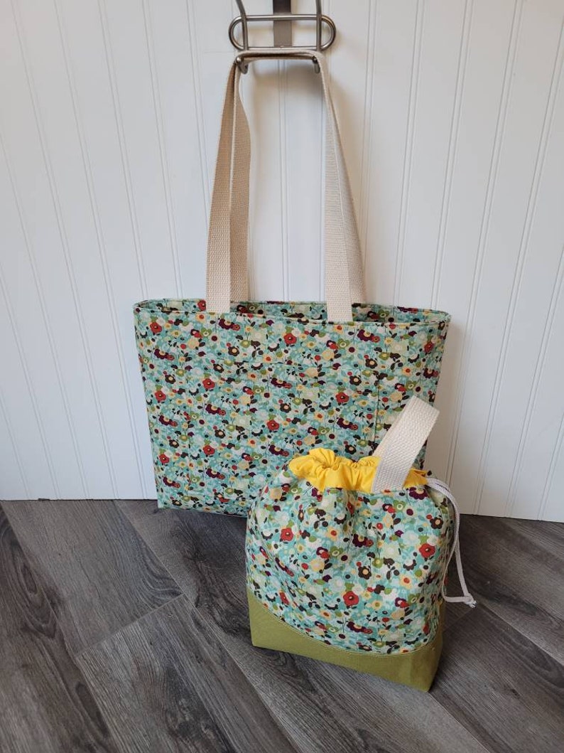 slip pockets floral print Set of 2 adorable matching bags Large Canvas ToteShoulder Bag PLUS Large Project Drawstring Bag