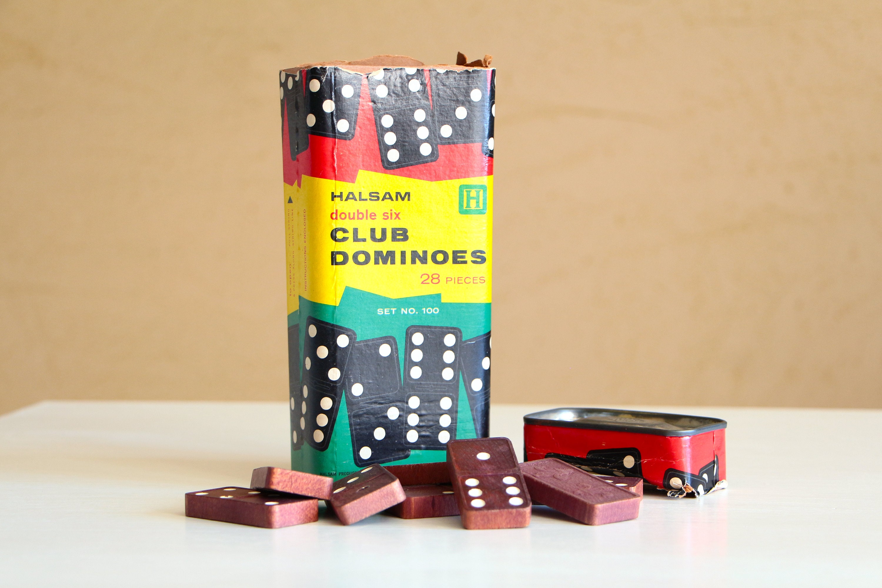 Double Six Club Pub Dot Dominoes Game Set 28 Double 6 Dominoes Set