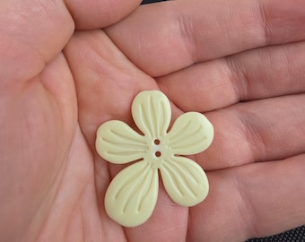 Vintage light mint colored 6 plastic buttons in a shape of a flower