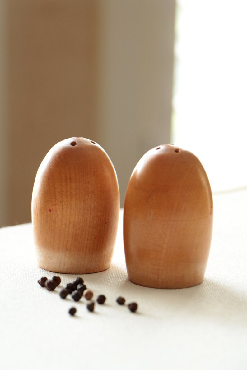 Vintage wood salt and pepper shakers made in Japan rustic kitchen decor egg shape salt n pepper storage