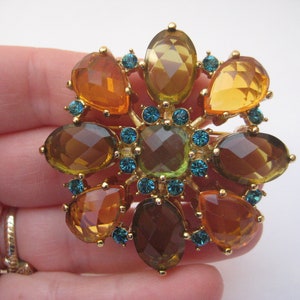 Vintage Resin Flower Joan Rivers Brooch