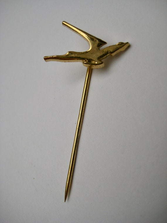 Vintage Goldtone Pegasus Flying Horse Tie Lapel P… - image 2