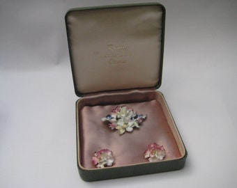 Belle broche et clips à clipser en porcelaine de la couronne royale des années 1950 dans sa boîte d'origine