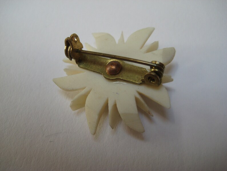Vintage 1950s Celluloid Edelweiss Alpine Flower Brooch