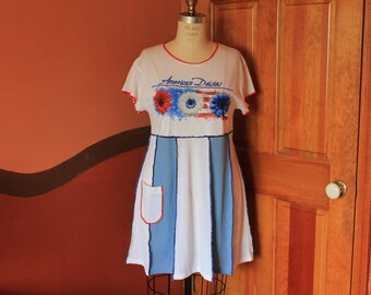 White and blue Tunic Dress: Up cycled Cotton, Patriotic American Daisies (M-L)