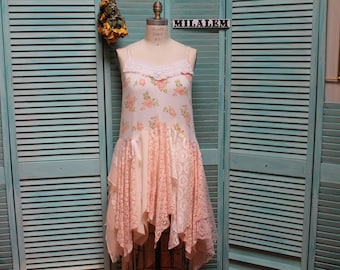 Rosen und Spitze, zerfetztes Kleid, Upcycled Boho Midi, M-XL