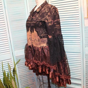 XL Hi-Low Duster Top: Romantic Venice Image, Lace Sleeves