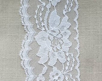 Lace Delicate White Floral Lace Trim with Scalloped Edge Flat floral lace Lace trim 10 yards white flat lace Lace for costumes Floral motif