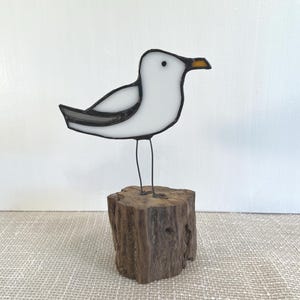 Stained glass seagull art, sea bird on driftwood, bird lover gift, Beach house décor, Nature lover gift