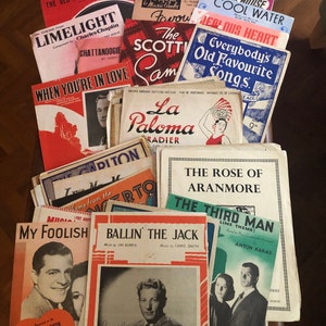 Vintage bladmuziek, liedboeken, junk journaling, scrapbooking, decoupage, muziekbladen, banenlot, 07230000