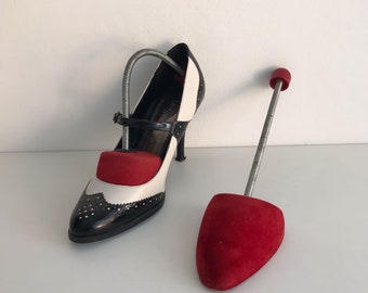 Vintage shoe trees, shoe shapers, red velvet shoe forms, medium size shoe trees, 12210150