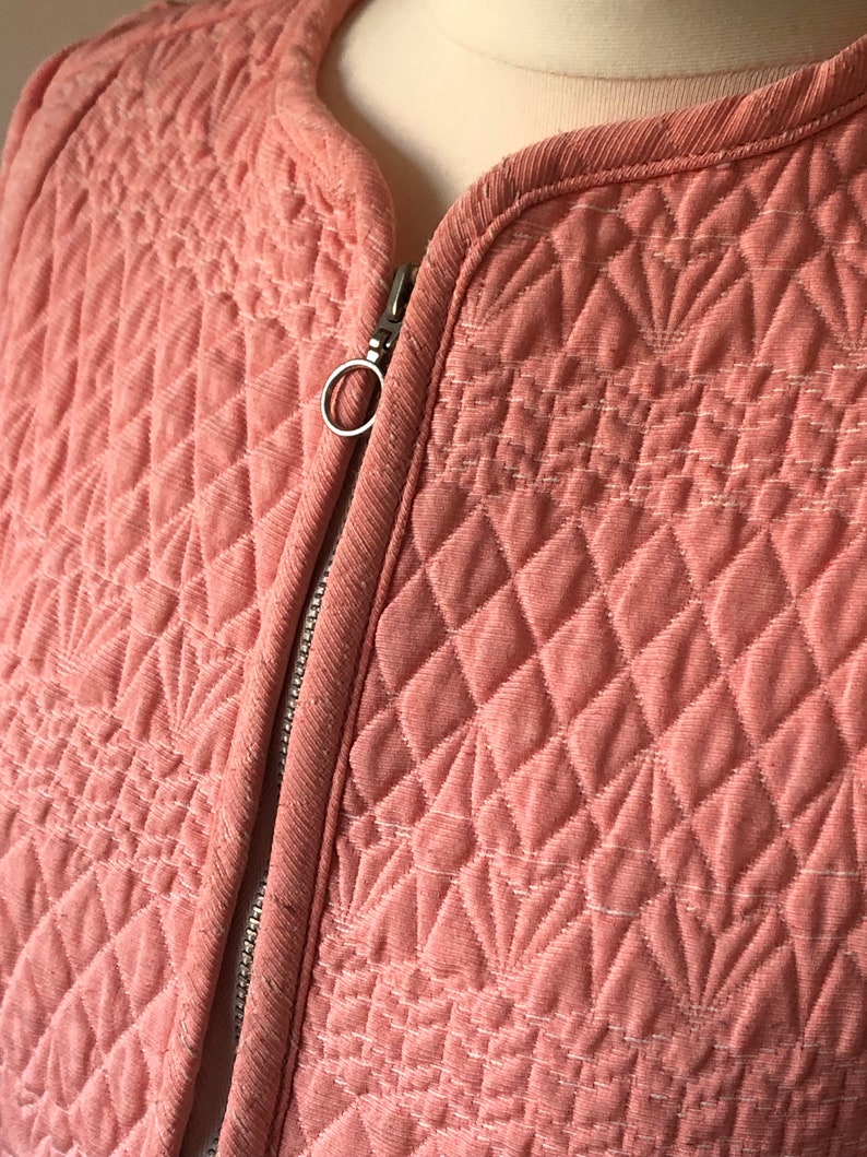 Vintage quilted jacket pink fitted jacket zipper zip detailing sport luxe UK 8-10 1980s 1990s style salmon pink Stradivarius 11190200
