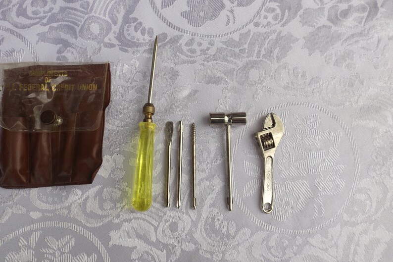 new old stock Gift idea Sturdy.Clean Vintage lot of mini tools in pack The measurements of the pack are : 3 x 2 34