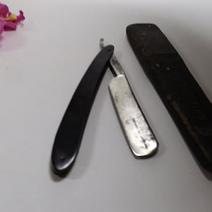 ANTIQUE! Old French Straight Razor - GILBERT RAFFIN Antique Shilling Straight Razor Blade Case Mans Barber Shop Shave French Collectible.