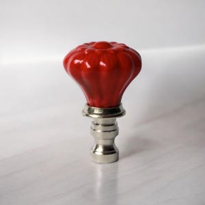 2er-Set Lampenschirme aus rotem Porzellan mit Blumenmuster - 5,1 cm hoch - passend für Standard-Harfengewinde