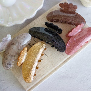 ARIA | Scallop Hair Claw Clip, Glitter Claw Clip, Stylish Claw Clip,  Hair Accessories, Trendy Hair Claw Clip