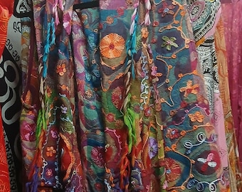 Gilet cachemire tissé, style Art déco, fait main et coloré, inspiration bohème, déesse bohème