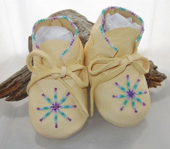 Authentic Native Made Baby Moccasins Soft Soled Shoes Lavender Beaded Girls Shoes New Mother Gift Newborn Shower Gift 1st Birthday