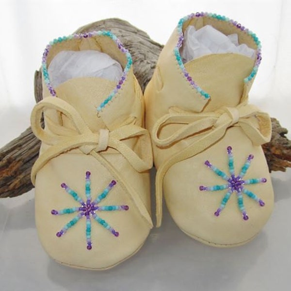 Authentic Native Made Baby Moccasins, Soft Soled Shoes, Lavender beaded Girls shoes, New Mother Gift, Newborn Shower Gift, 1st birthday