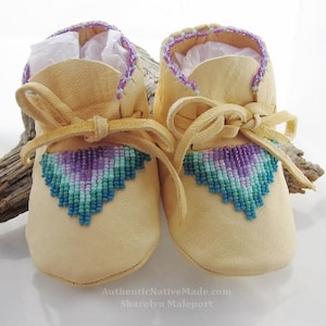 Purple Beaded Baby Girl Moccasins, Native American Made Lavender Soft Soled Infant Shoes, Newborn Shower Gift, Christmas, 1st Birthday Gift
