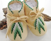 Baby Boy Soft Leather Moccasins with a Green Beaded Design, Boy First Birthday Gift, Authentic Native American Made, Newborn Crib Booties