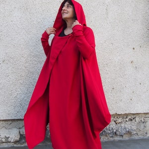 Cárdigan maxi rojo, cárdigan con capucha, abrigo de algodón rojo, sudadera con capucha maxi para mujer, sudadera con capucha deconstruida, abrigo asimétrico, chaqueta kimono, Nara GIL032 imagen 1