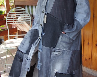 Casaco jeans patchwork: capa jeans reciclada, jeans cinza rasgado